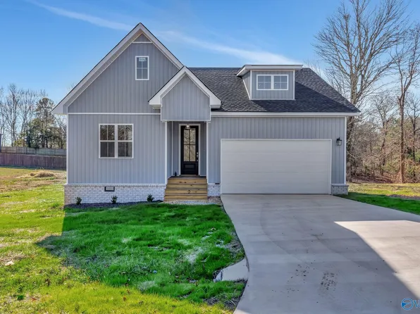 51 Martin Dr, Grant, AL 35747