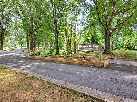 2nd image of 2235 Sunderland Rd APT 105C