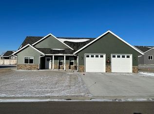 915 8th Ave NW, Perham, MN 56573