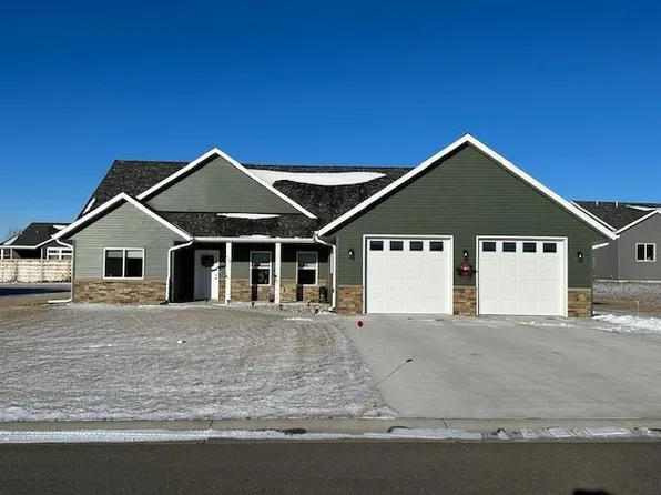915 8th Ave NW, Perham, MN 56573