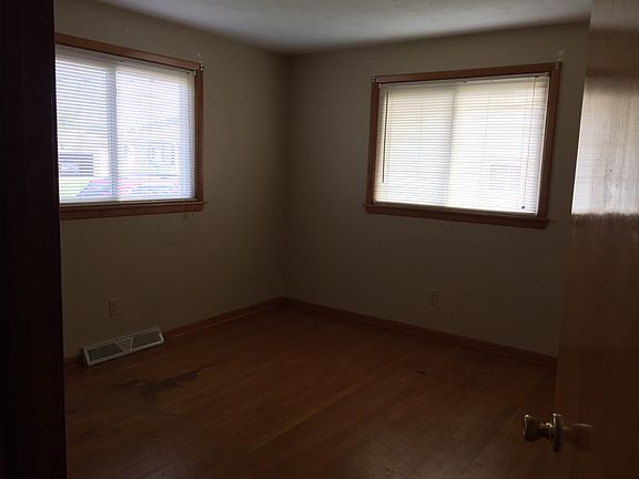 2nd image of 2916 Evergreen Ct