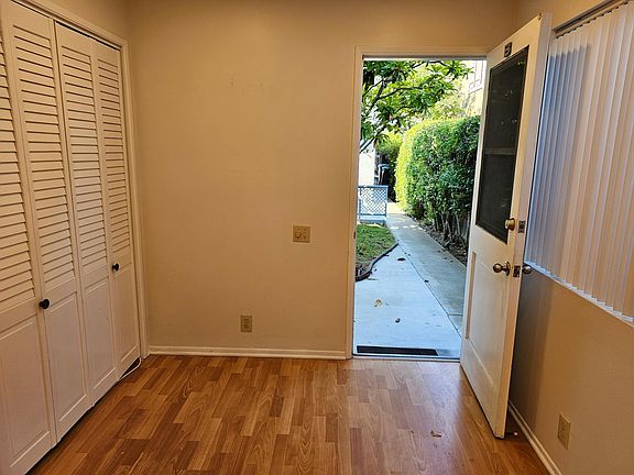 3rd image of 221 Ogle St #B