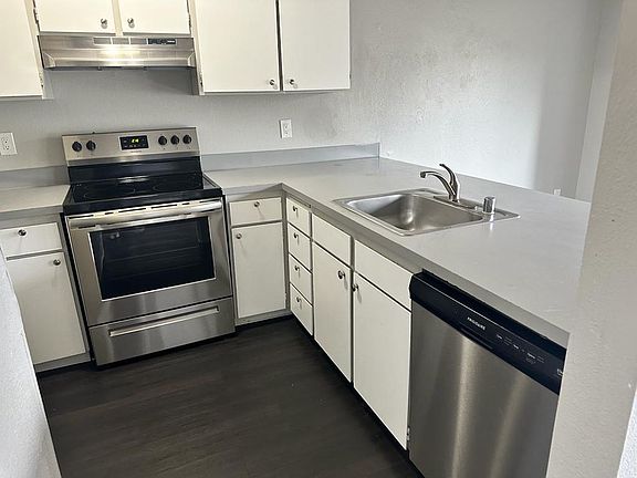 3rd image of 703 Myrtine St #C