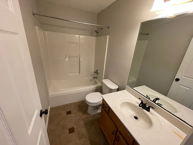 6015 Mercury Dr — Photo 22