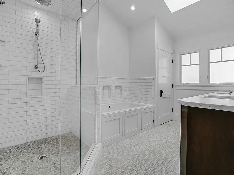44 Sunset Ave — Photo 32
