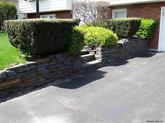 3rd image of 7 Ledgewood Dr