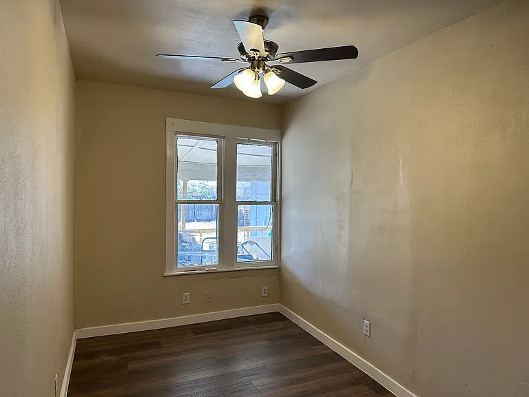 5208 E Side Ave #1 — Photo 3