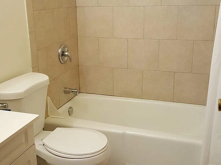 2505 N Frederick Ave — Photo 7