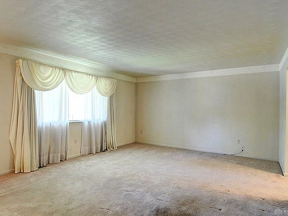 4th image of 2715 Coldsprings Dr