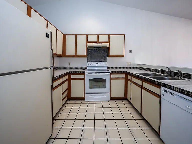 10043 E Bryonwood Ln — Photo 12