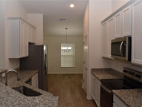 4th image of 2874 Dumont Ln