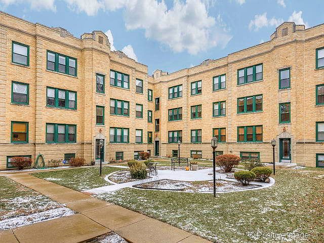 1st image of 4027 N Mozart St #2