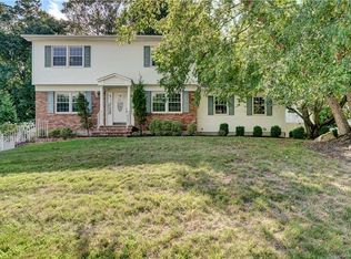 10 Capt Faldermeyer Dr, Stony Pt, NY 10980