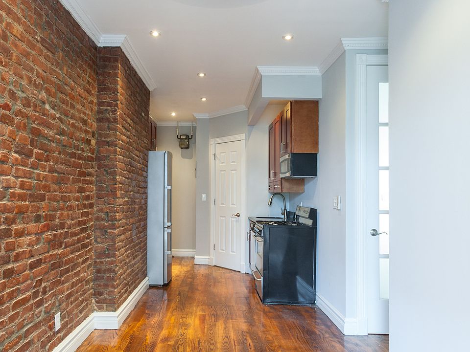 1st image of 20 Prince St APT 34