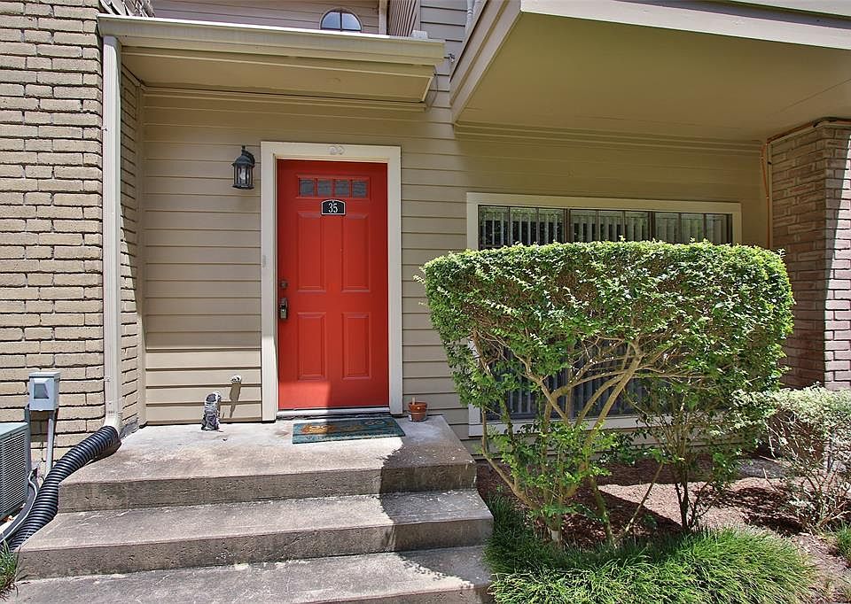 1st image of 7350 Kirby Dr APT 35
