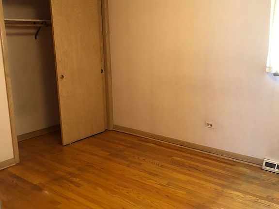 4th image of 3809 N Plainfield Ave