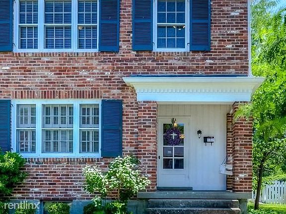 315 Hermitage Front