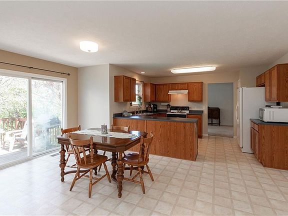 4th image of 11106 Deer Valley Dr