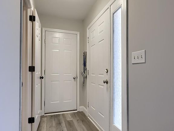 3rd image of 6568 Hollow Dr