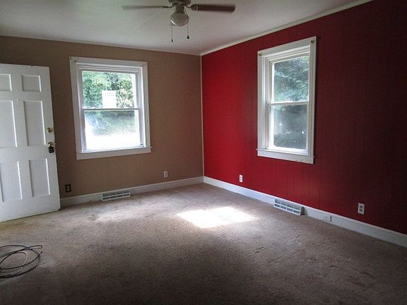 3rd image of 1310 Oakgrove Ave