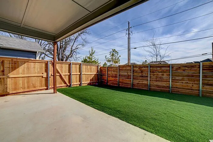 2430 W Imperial Ct — Photo 31