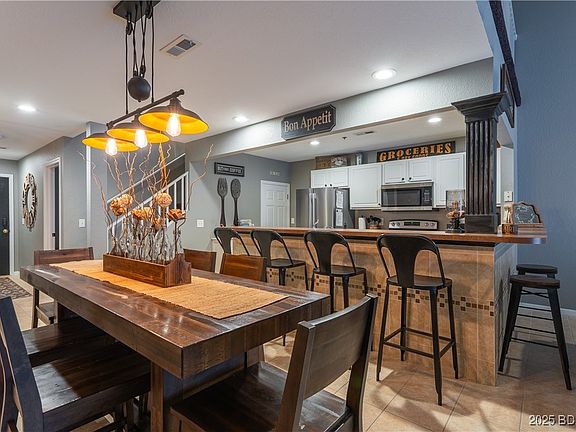 3rd image of 4800 Eagleview Dr Unit 244A