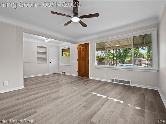 3rd image of 6943 Colonial St