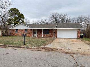 932 W Lovers Ln, Purcell, OK 73080