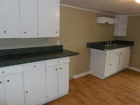 5th image of 413 Whitsett Ave