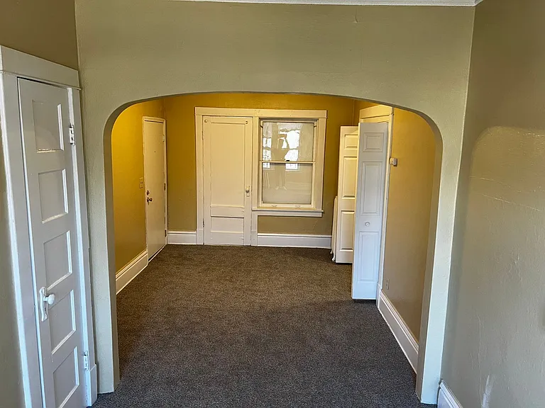 467 Herschel St. — Photo 2