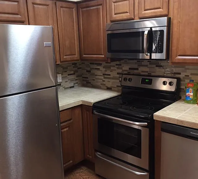 1810 E Blacklidge Dr #409 — Photo 2