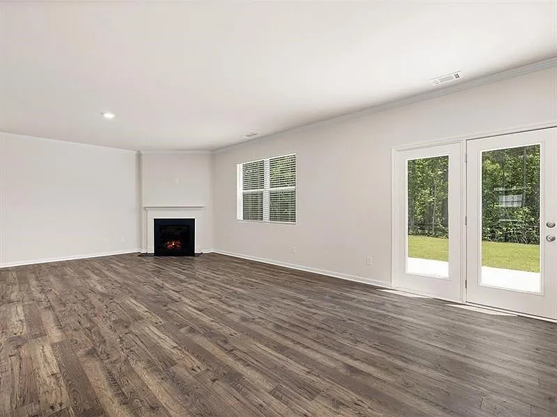 5 bed, 2804 sqft, $2,600 — Photo 4