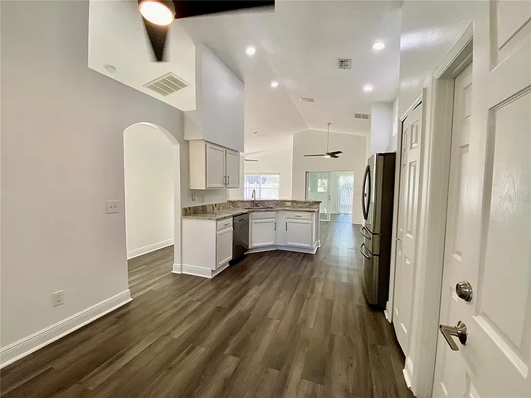 10264 Oak Crest Rd — Photo 9