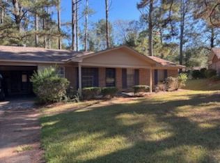 1979 Longwood Dr, Jackson, MS 39212