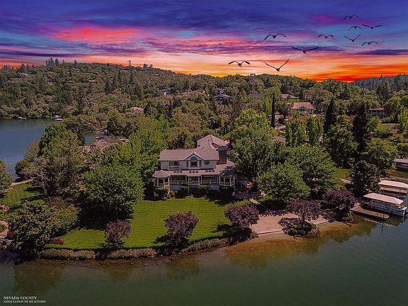 2nd image of 18665 Meadowlark Ct