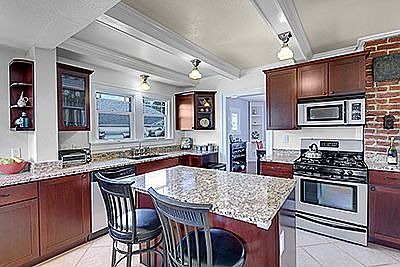Kitchen with 3cm granite slabs