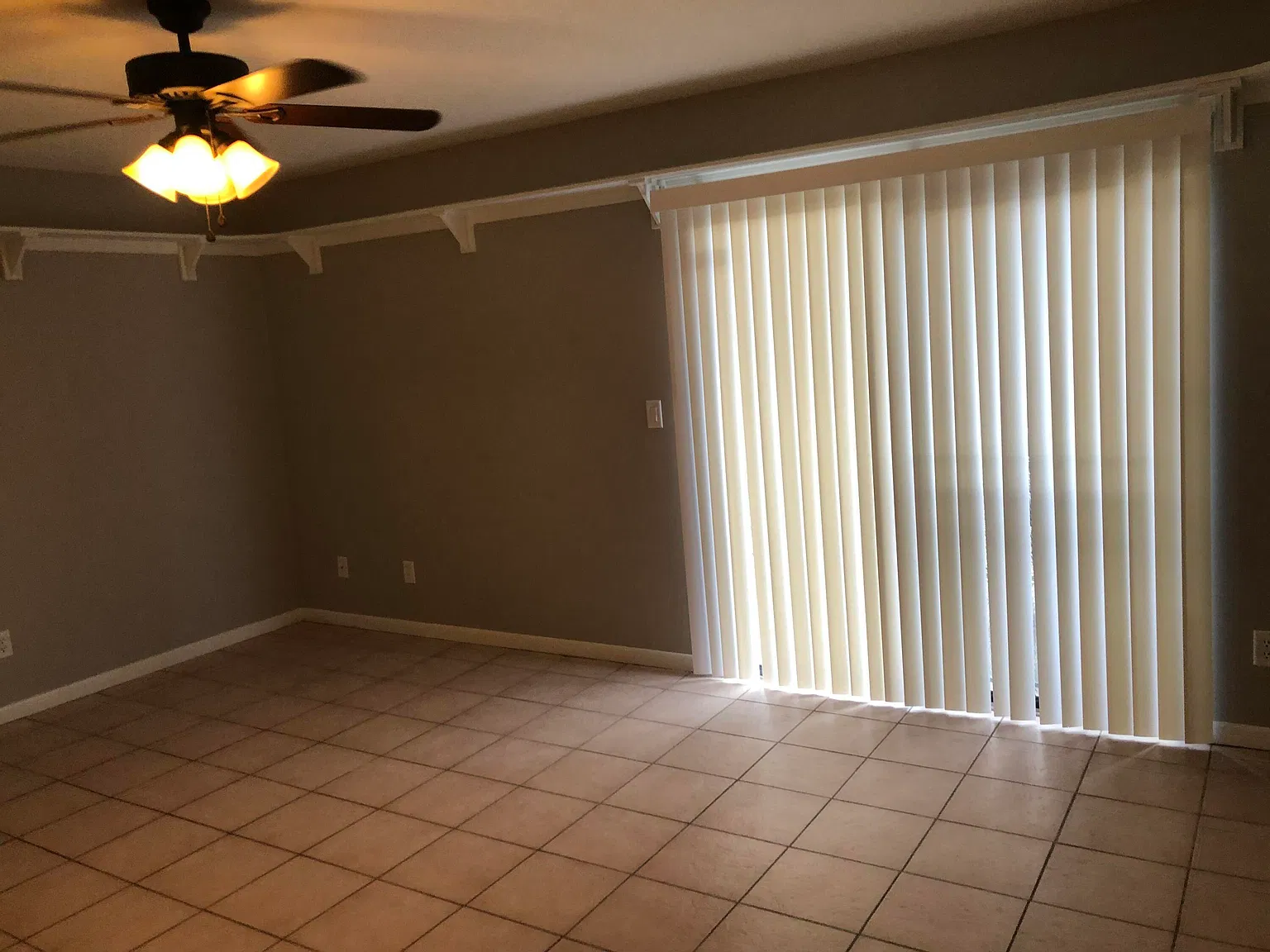 2 bed, 1.5 bath, 963 sqft, $1,750 — Photo 3