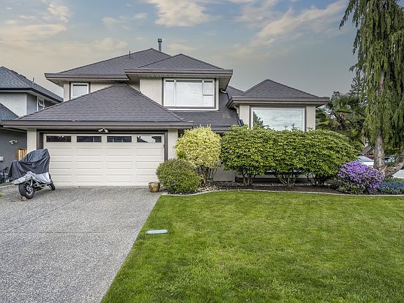 2nd image of 1575 Spyglass Cres