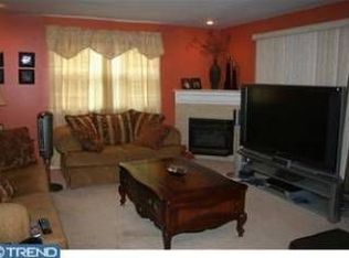 13 Hartford Rd, Clementon, NJ 08021