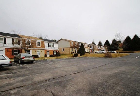 2nd image of 109 Blackbird Way APT 9