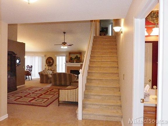 4th image of 44328 Patricia Dr