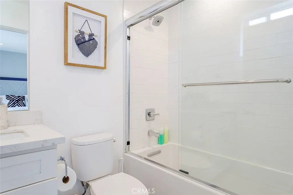 3 bed, 3.5 bath, 1450 sqft, $4,250 — Photo 3