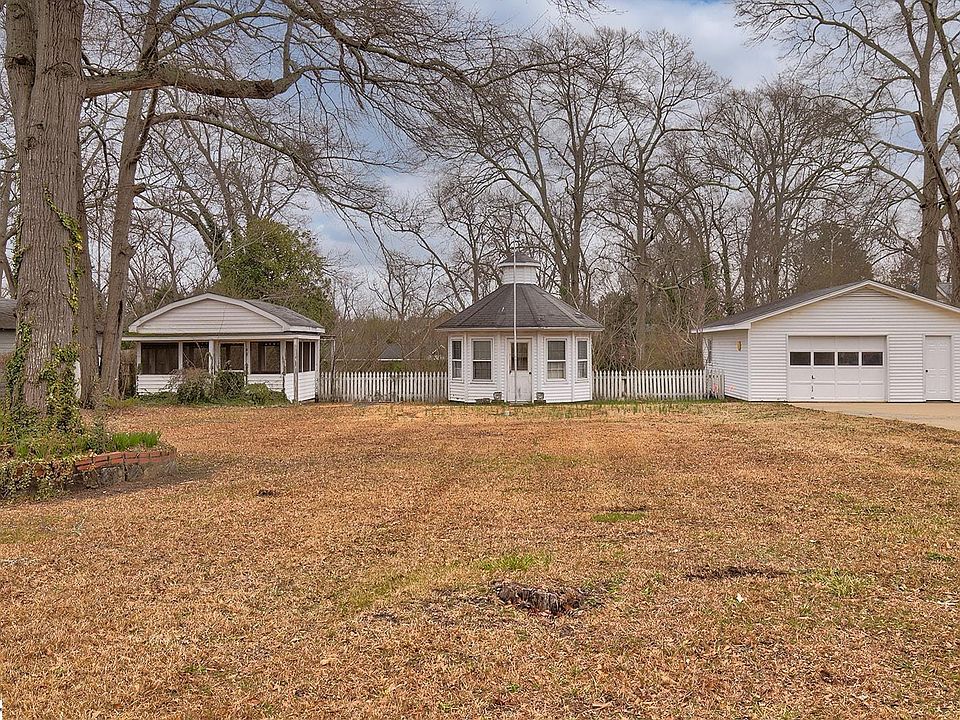 2nd image of 102 Quillen Ave