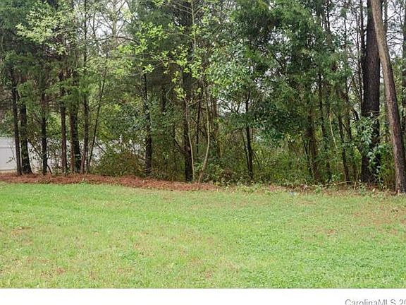 3rd image of 901 Brunswick Dr