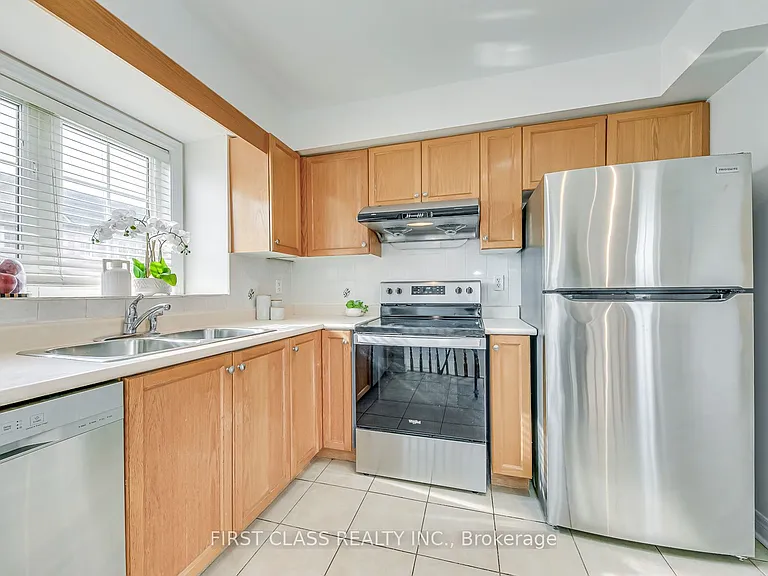 1128 Dundas St W #25 — Photo 10