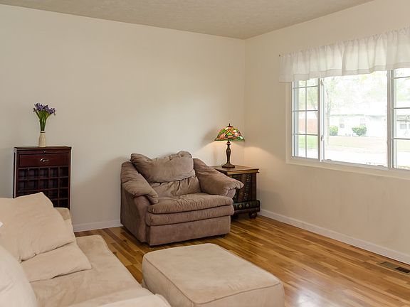 4th image of 1029 Grissom Ave