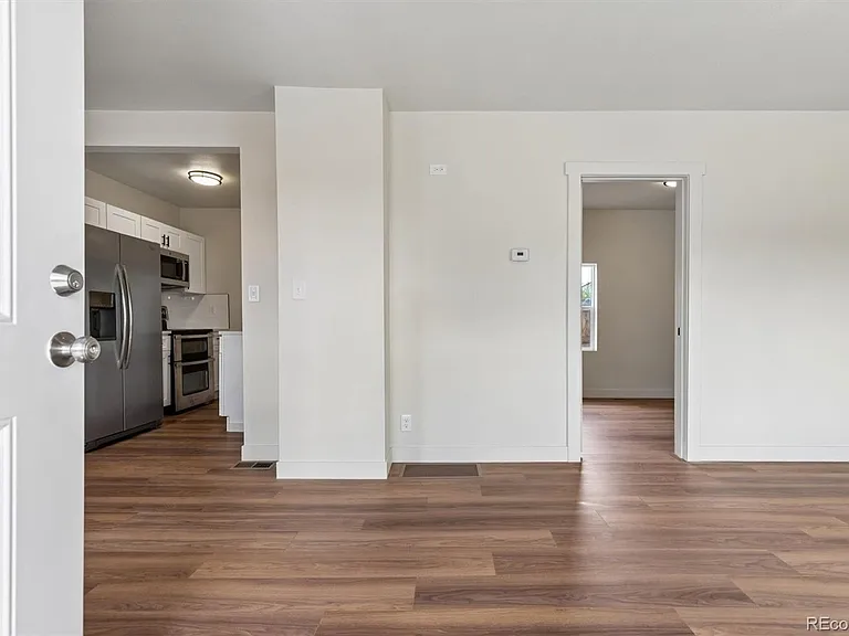 1285 S Irving St — Photo 4