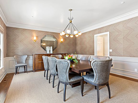 5th image of 7 Sundale Pl