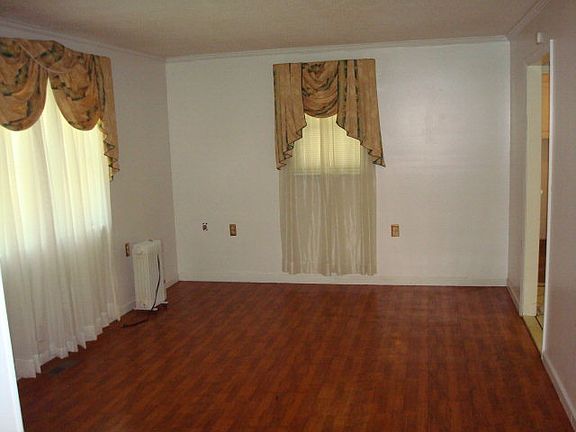 2nd image of 119 Walnut Dr