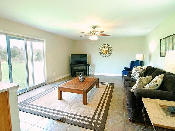 4th image of 4642 Katie Ln